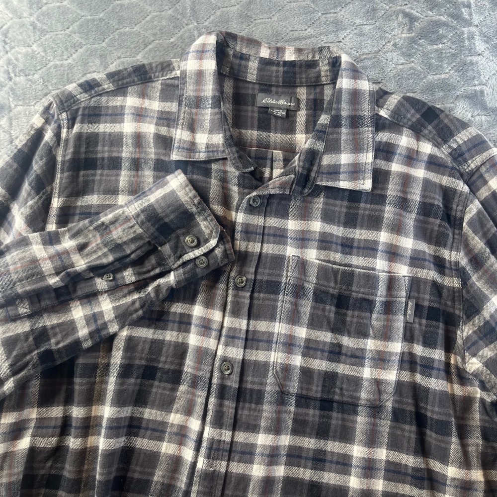 Eddie Bauer Flannel Shirt Mens XL Gray Black Plaid Cotton Long Sleeve Excellent